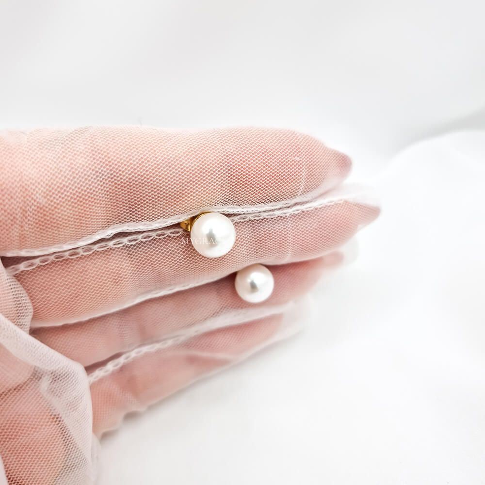 Cercei Stud oțel inoxidabil ”Be noble”, albi, rotunzi, model perlă