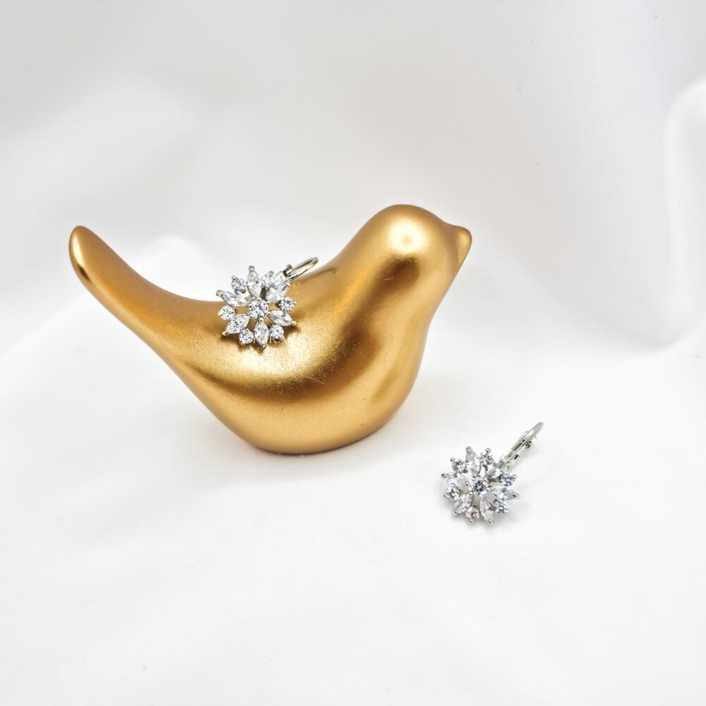 Cercei Drop ”Be gracious”, argintii, decorați cu zirconiu, model floare, mireasă