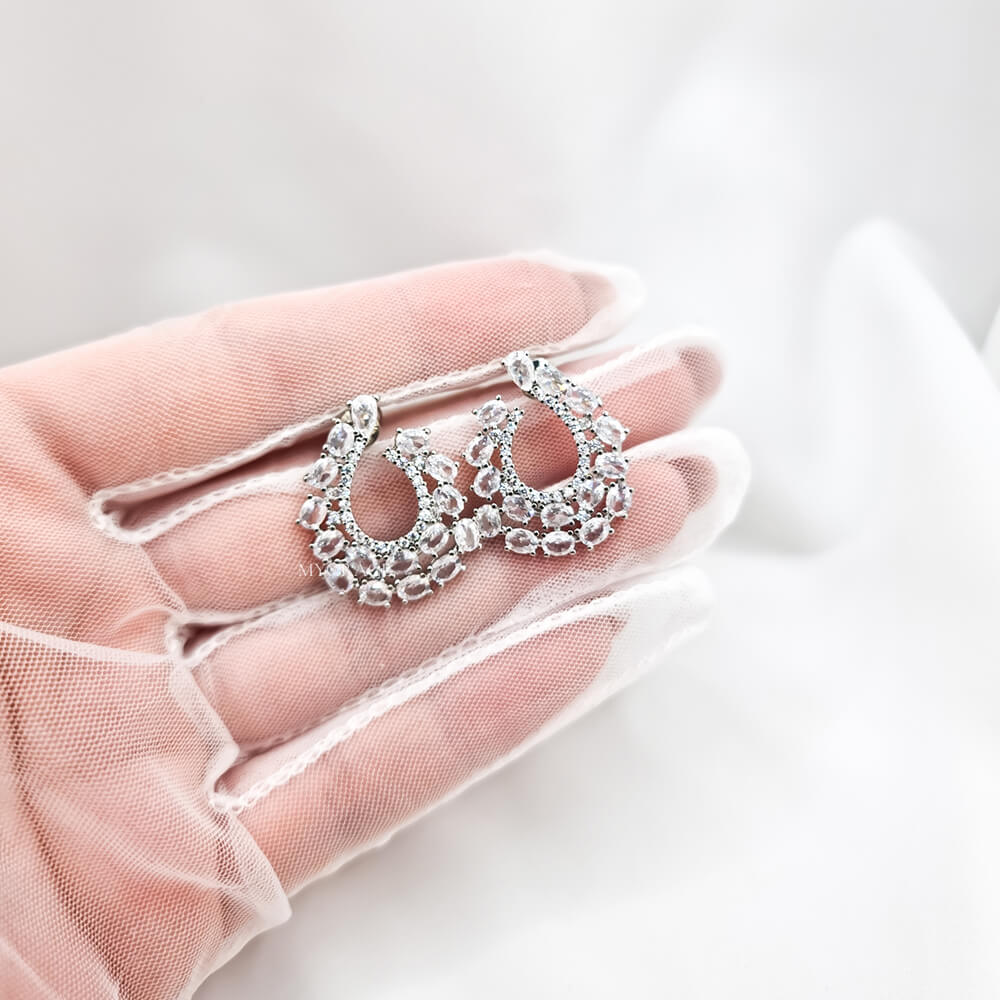 Cercei Stud ”Be luxurious”, argintii, decorați cu zirconiu, model spirală, mireasă