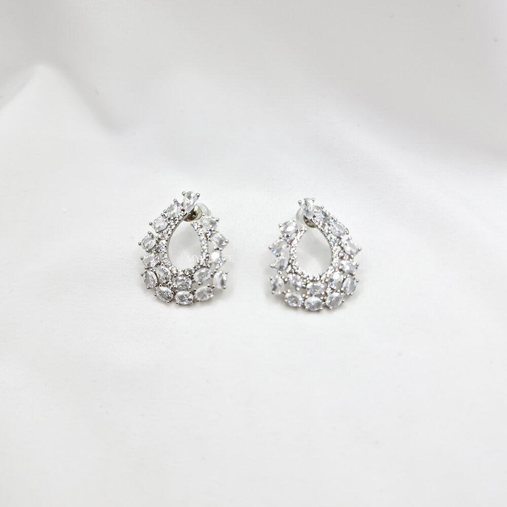 Cercei Stud ”Be luxurious”, argintii, decorați cu zirconiu, model spirală, mireasă