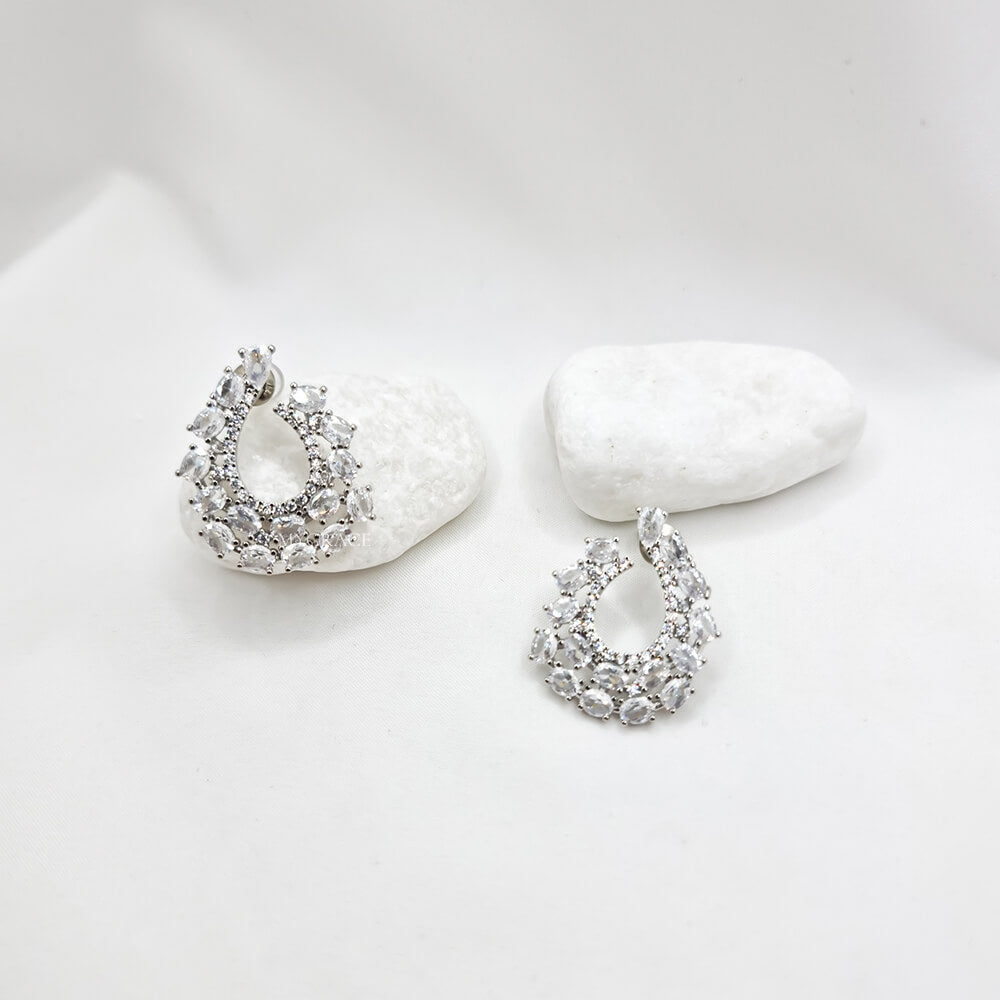 Cercei Stud ”Be luxurious”, argintii, decorați cu zirconiu, model spirală, mireasă