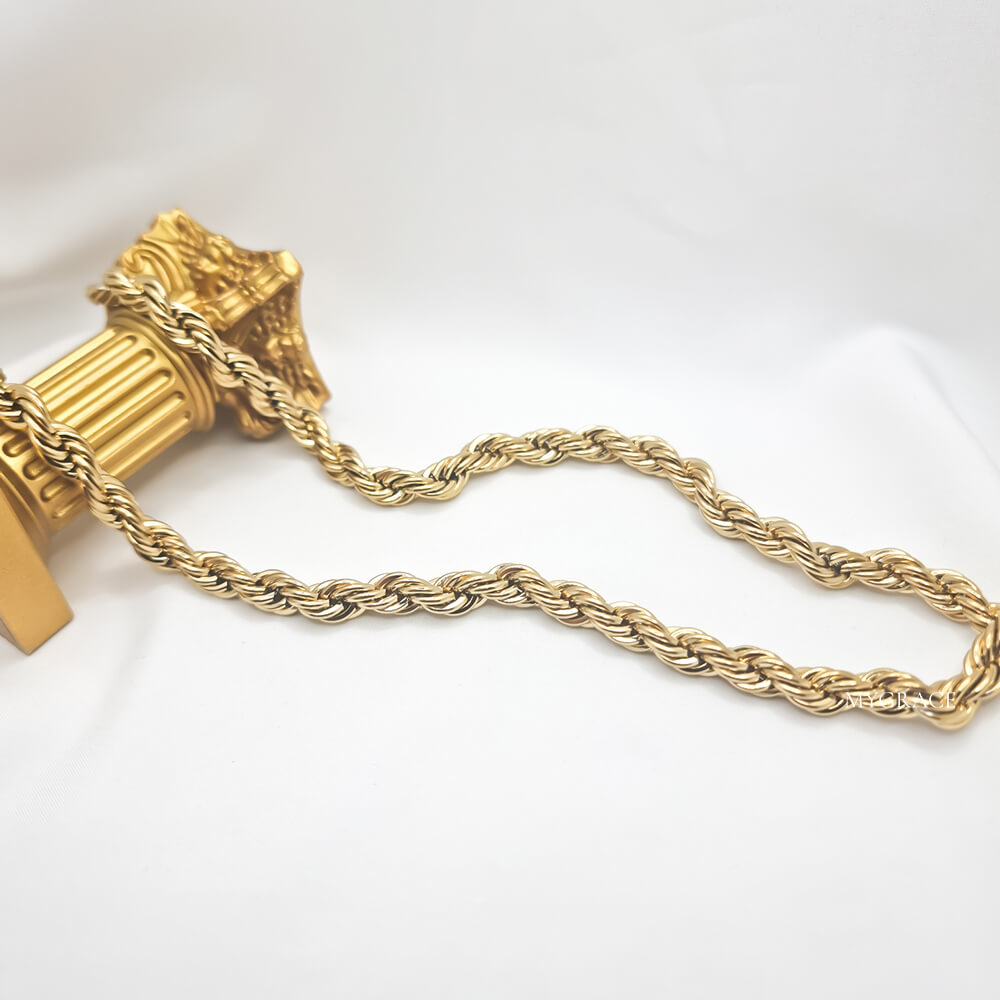 Colier oțel inoxidabil ”Be sophisticated” auriu, model răsucit, 0.7 cm