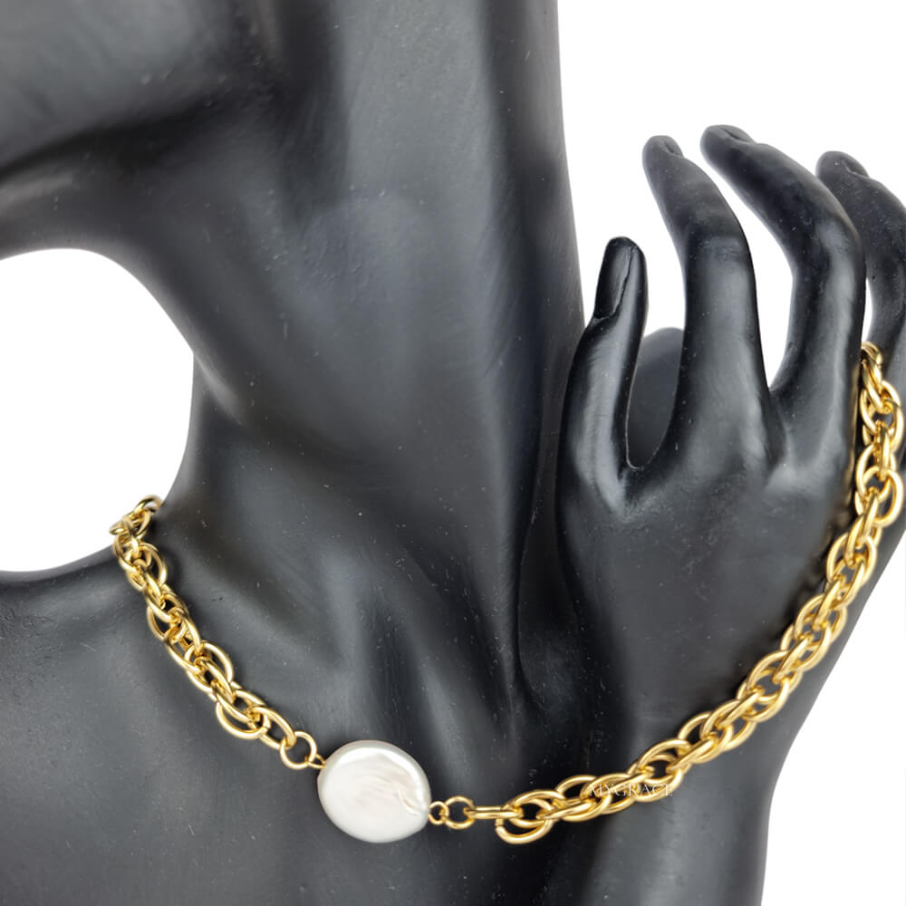 Colier/choker oțel inoxidabil ”Be sophisticated”, auriu, model zale, decorat cu perluță