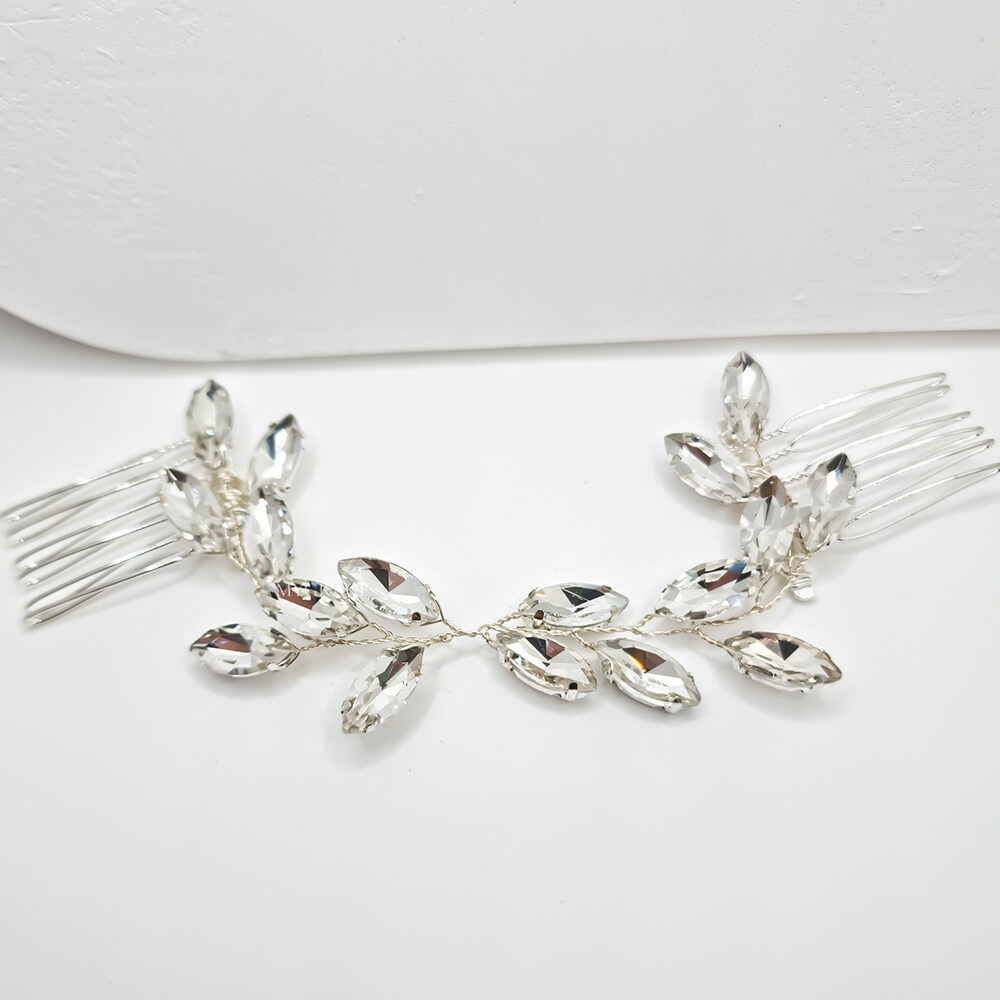 Accesoriu păr mireasă ”Be splendid”, argintiu, tip pieptăn, decorat cu cristale de sticlă (dublu pieptăn)