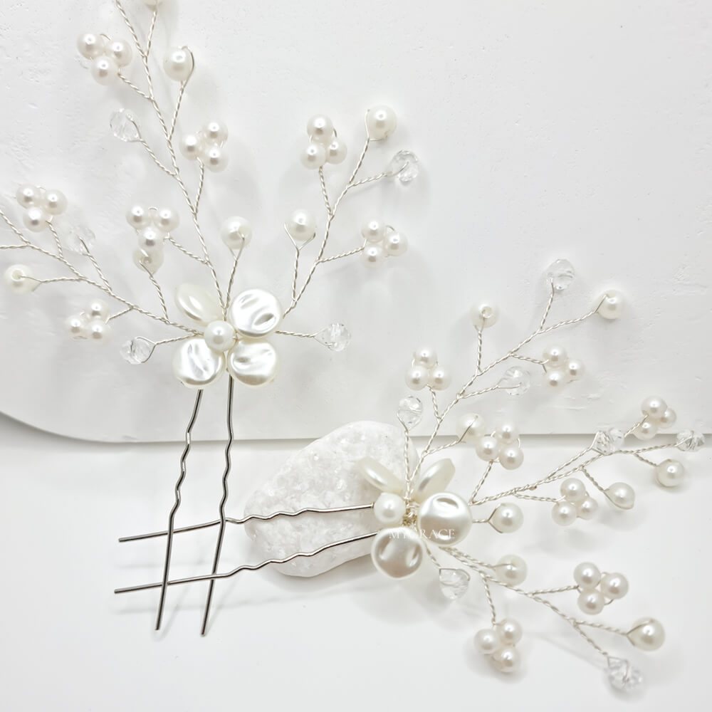 Accesoriu păr mireasă ”Be gentle”, alb, tip ac de păr (pin), decorat cu perluțe, model floral (set 2 bucăți)