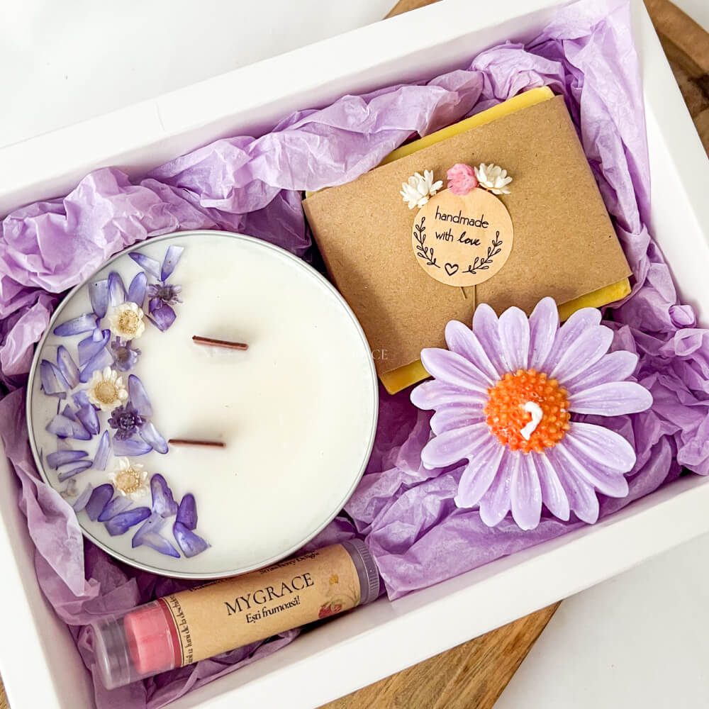 Cadou îngrijire și relaxare ”MyGrace Zen” - lumânări parfumate, balsam de buze, săpun natural