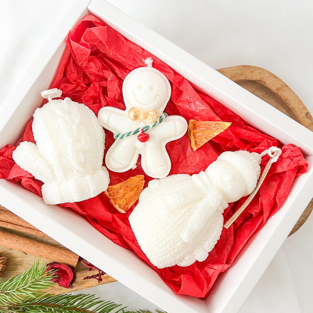Cadou de Crăciun/Secret Santa - set lumânări parfumate Crăciun, model mănușă, turtă dulce și om de zăpadă