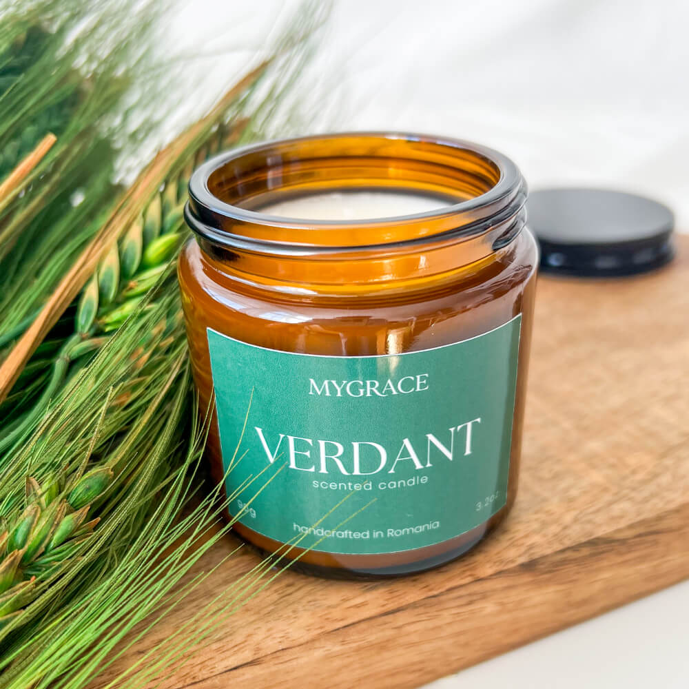 Lumânare parfumată VERDANT – verde și proaspăt, iarbă și accente pământii